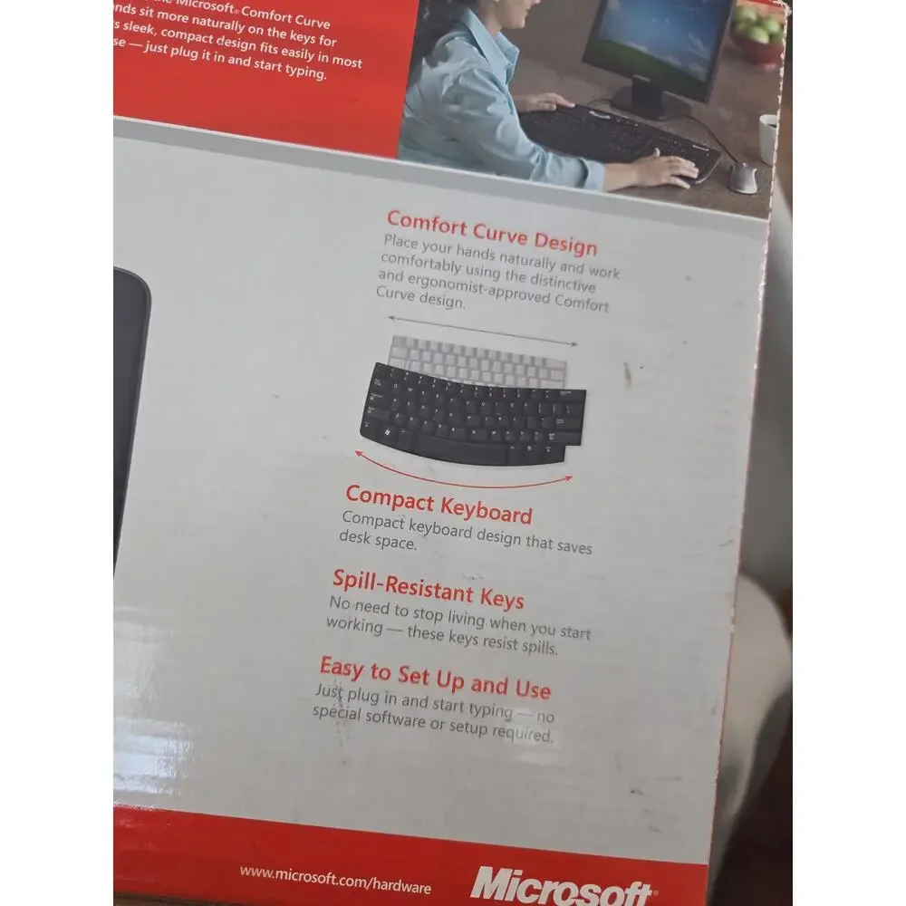 SEALED Microsoft Comfort Curve 2000 Keyboard Wired USB Ergonomic Compact Design